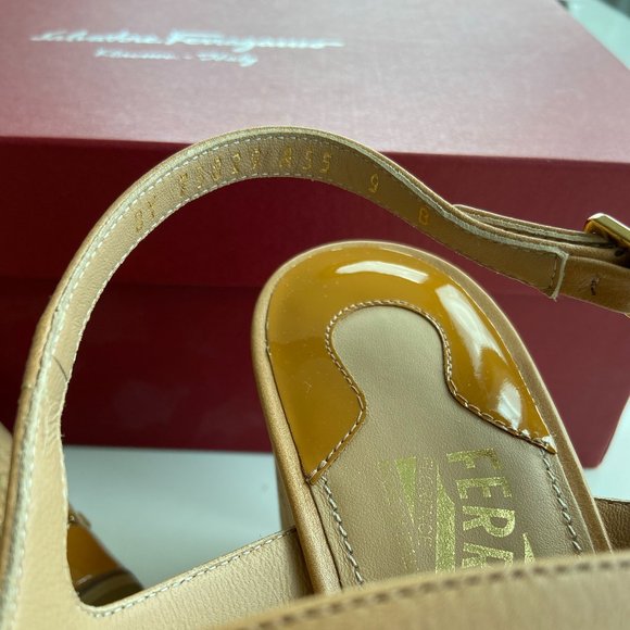 Salvatore Ferragamo Mollie Wedge Sandal Size 8.5B - Picture 6 of 7